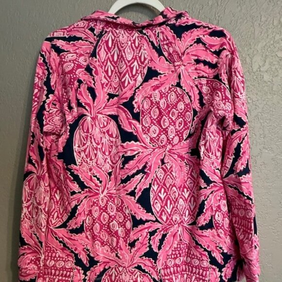 Lilly Pulitzer Pineapple Print Half-Zip Hoodie Pullover – Size M Pink/Navy Resor - Picture 2 of 4